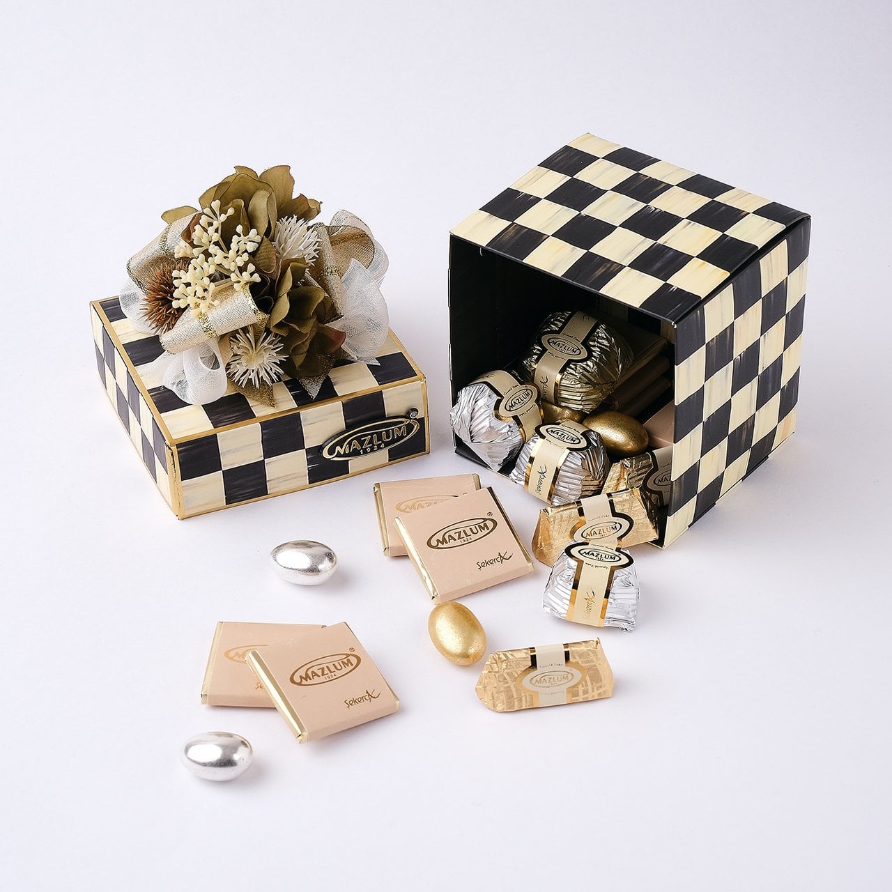 Siyah Beyaz Damalı Hediye Çikolata