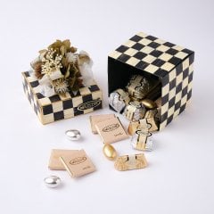 Siyah Beyaz Damalı Hediye Çikolata